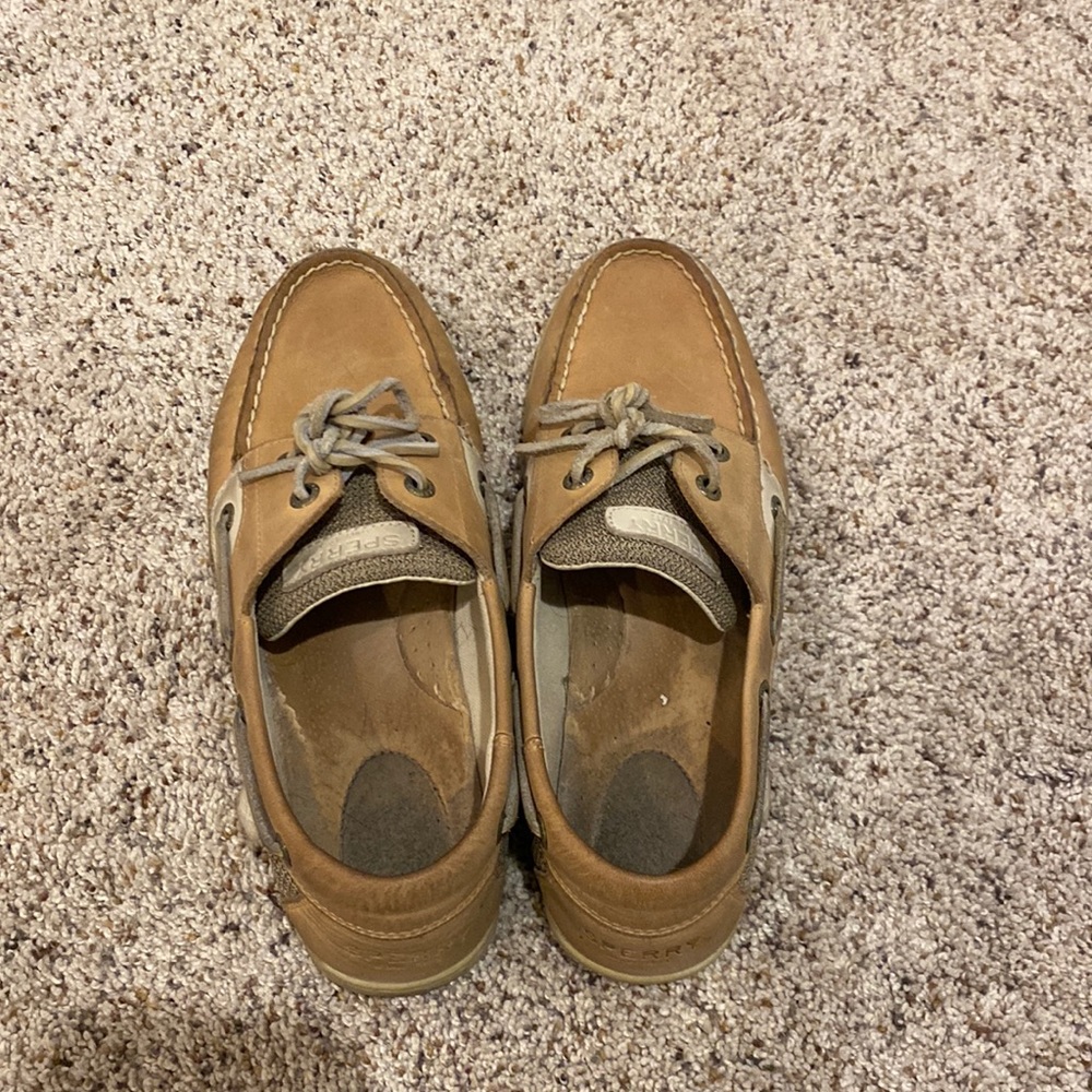Tan Sperry’s, size 8.5M. Good condition; perfect for dressing up a casual outfit